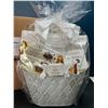 Image 2 : Lot of 1 Godiva Chocolatier Premium Gift Basket Set