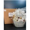 Image 1 : Lot of 1 Godiva Chocolatier Premium Gift Basket Set