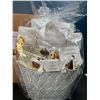 Image 2 : Lot of 1 Godiva Chocolatier Premium Gift Basket Set