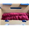 Image 2 : Lot of 1 Heated Throw Blanket - Red