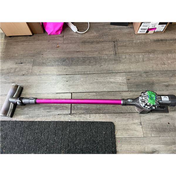 Lot of 1 Dyson Stick Vacuum w/ Battery (*Used)