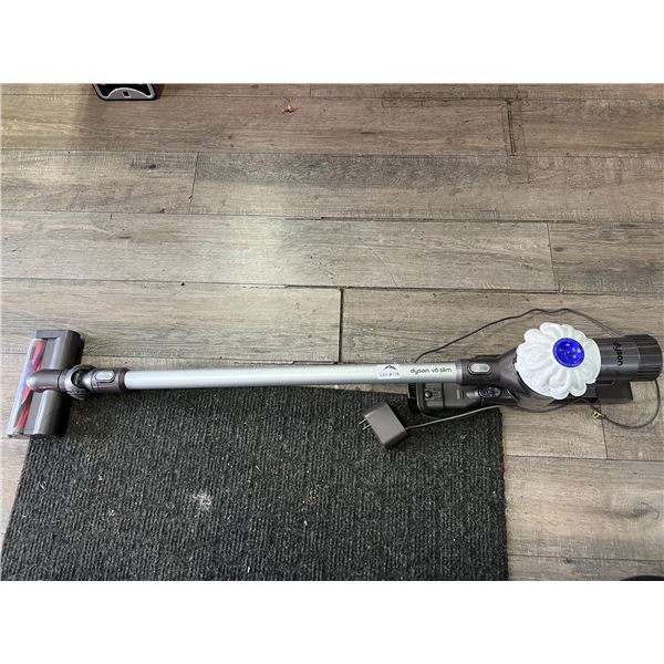 Lot of 1 Dyson Stick Vacuum w/ Battery (*Used)