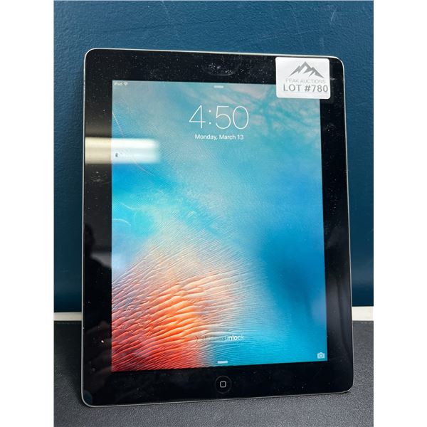 Lot of 1 iPad - Unlocked/Works (*Used)