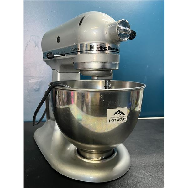 Lot of 1 Kitchen Aid Stand Mixer (*Used)