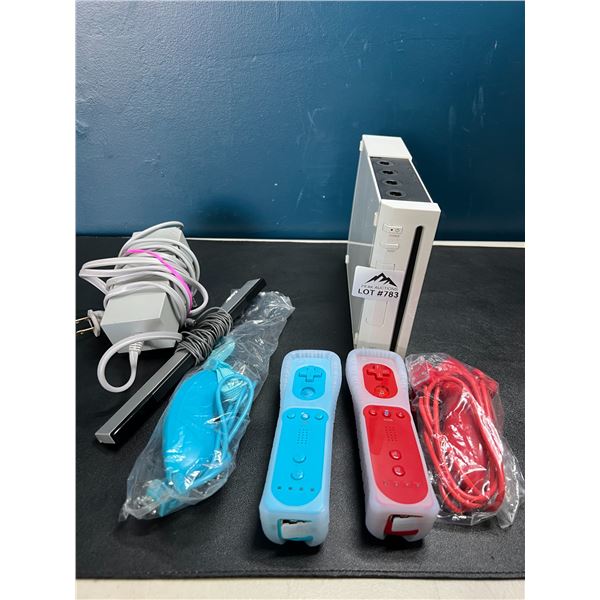 Lot of 1 Nintendo Wii & Accessories Lot - Controllers, Power Cord & Sensor Bar (*Used)