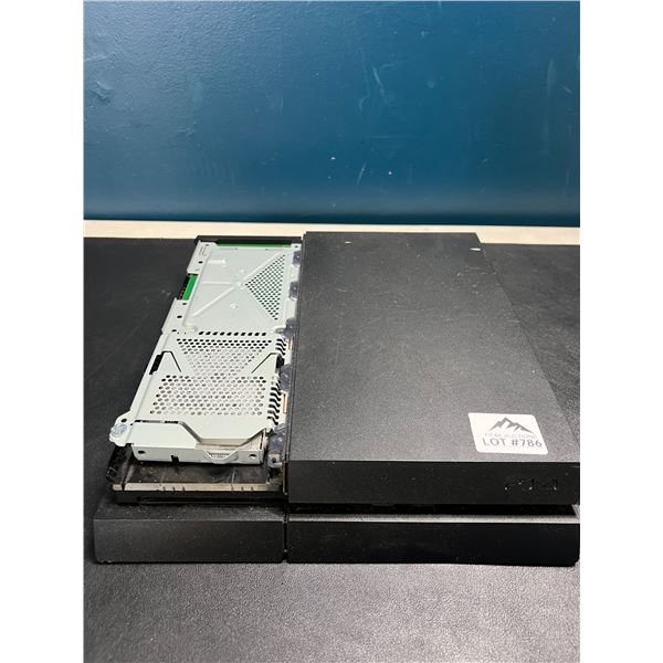 Lot of 1 Playstation 4 Console - (*Used)