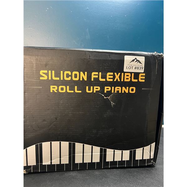 Lot of 1 Silicon Flexible Roll-Up Piano
