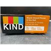 Image 2 : Kind Maple Glazed Pecan & Sea Salt Bars (12 x 40g)