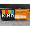 Image 2 : Kind Maple Glazed Pecan & Sea Salt Bars (12 x 40g)