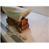 Image 4 : Covered Wagon Lamp