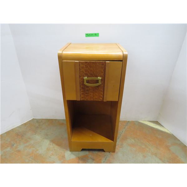 Cabinet (11 3/4" x 13 1/8" x 28")