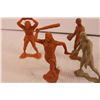 Image 2 : (4) 1963 Marx Cave Men Figures