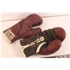 Image 3 : Vintage Everlast Boxing Gloves