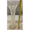 Image 5 : Dugan Frosty White Carnival Glass "Spiralex" 11" Tall Vase / Rare / Circa 1911