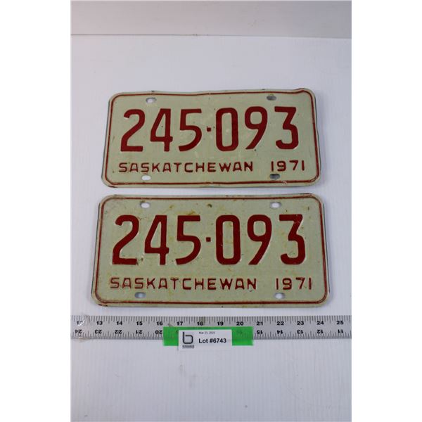 Pair of 1971 Saskatchewan License Plates