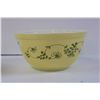 Image 2 : (2) Yellow Shenandoah Pyrex Bowls