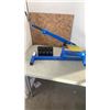 Image 3 : VINYL TILE CUTTER AND ELECTRIC SCREWDRIVER