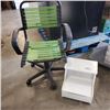 Image 1 : BUNGEE CHAIR WITH STORAGE STEP STOOL