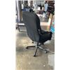 Image 3 : BLACK OFFICE CHAIR