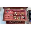 Image 2 : JEWELRY BOX WITH CONTENTS AND 7 RINGS ONE IS STAMPED 18 K *PLATED*