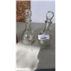 Image 2 : 2 DECANTERS AND GLASS FLASK