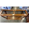 Image 2 : GLASSTOP SOFA TABLE AND 1 DRAWER ENDTABLE
