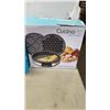 Image 4 : CUCINA PRO PASTA MAKER DELUXE, CREPE MAKER AND BUBBLE WAFFLE MAKER