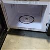 Image 3 : INSIGNIA 0.9 CU. FT. MICROWAVE - TESTED WORKING, NO PLATE - RETAIL $149