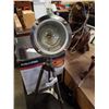 Image 3 : TRIPOD DECORATIVE SPOTLIGHT LAMP