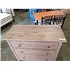 Image 2 : 3 DRAWER DRESSER