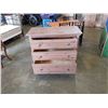 Image 4 : 3 DRAWER DRESSER
