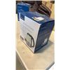 Image 3 : INSIGNIA 1.7L GLASS ELECTRIC KETTLE - TESTED WORKING - RETAIL $49