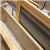 Image 3 : BOX OF FRAMES AND HOME DCOR