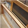 Image 5 : BOX OF FRAMES AND HOME DCOR
