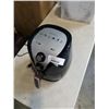 Image 2 : INSIGNIA 3.2L MECHANICAL CONTROL AIR FRYER - TESTED WORKING - RETAIL $59