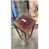 Image 6 : GLASS TOP SIDE TABLE AND 3FT WOOD STAND