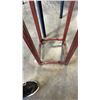 Image 7 : GLASS TOP SIDE TABLE AND 3FT WOOD STAND