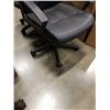 Image 4 : BLACK GAS LIFT OFFICE CHAIR