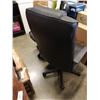 Image 5 : BLACK GAS LIFT OFFICE CHAIR