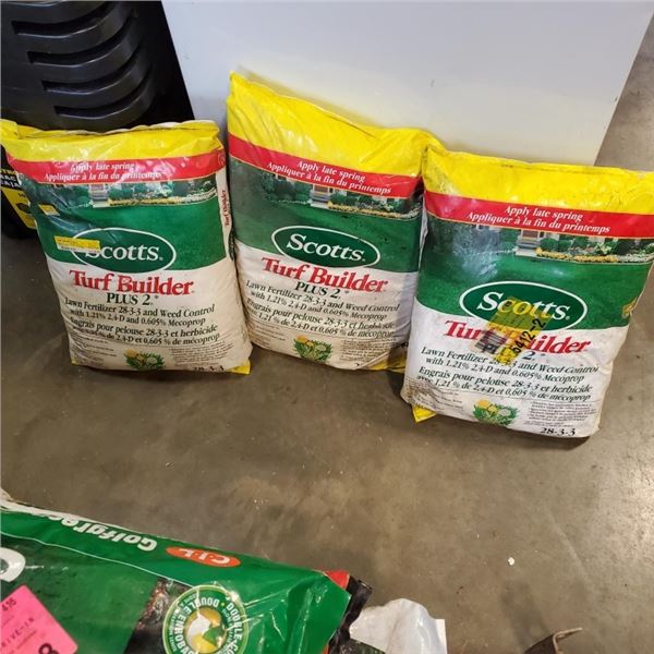 3 BAGS OF SCOTTS TURF BUILDER PLUS 2 3 BAGS OF SCOTTS TURF BUILDER PLUS 2