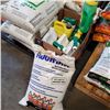 Image 1 : LOT OF FERTIZER, SEED AND FLOOR DRY ABSORBANTR