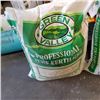 Image 2 : 3 BAGS OF GREEN VALLEY PROFESSIONAL TURF FERTILIZER