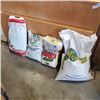 Image 2 : 4 BAGS OF PLANT PROD, WEED AND FEED, RICHARDSON SEED AND LIME