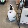 Image 3 : 2 PUMP SPRAYERS