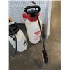 Image 3 : 2 PUMP SPRAYERS