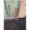 Image 1 : 2 SLEDGE HAMMERS, 2 SPLITTING MAULS AND CROWBAR