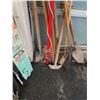 Image 3 : BUNDLE OF GARDEN TOOLS, SHOVELS, PRUNER