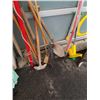 Image 4 : BUNDLE OF GARDEN TOOLS, SHOVELS, PRUNER