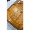 Image 2 : CROKINOLE BOARD WITH PIECES