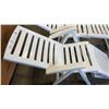 Image 3 : BEACH COLLECTION WHITE FOLDING LOUNGE CHAIRS